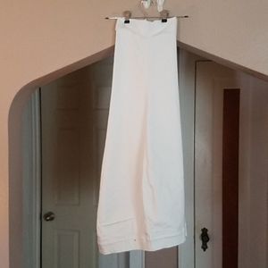 White ankle/crop pants